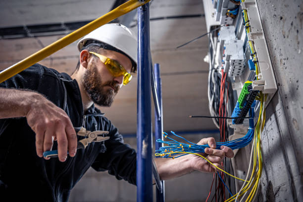 Best Affordable Emergency Electrician  in Cortland, OH